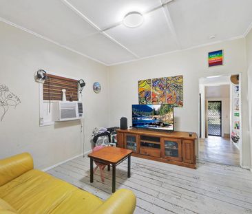 Central family home in perfect location - Photo 1