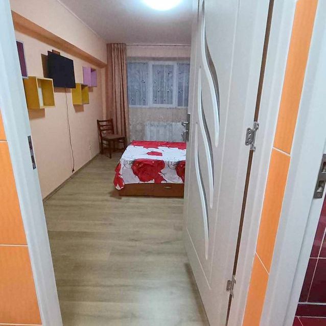 Garsoniera Viaduct, mobilata si utilata, centrala termica - Fotografie 1