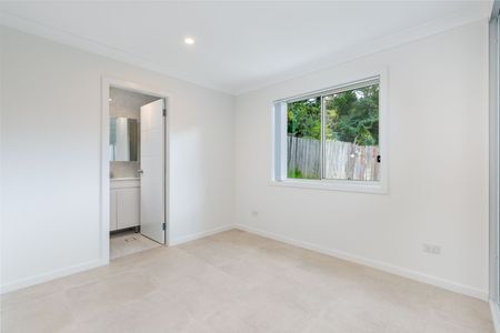 SPACIOUS GRANNY FLAT With Street Parking Only - Photo 4