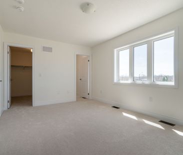 For Lease - 15 Mission Street, Wasaga Beach, Ontario - Photo 4