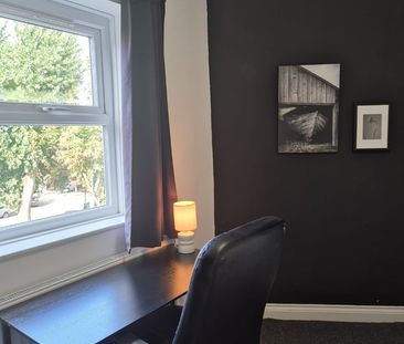 Room in a Shared House, Radford Road, NG7 - Photo 3