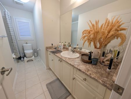 Gorgeous 4 Bedroom Fully Detached Home in Haldimand! - Photo 5