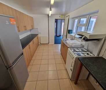 5 Bed Student Accommodation - Photo 6