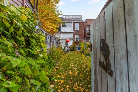 For Lease - 356 Saint Clarens Avenue Unit# Upper, Toronto, Ontario - Photo 3