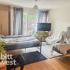 Studio to rent - Photo 2