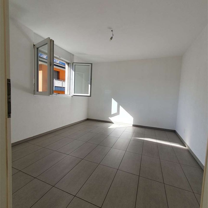 Appartement confortable et confortable dans un quartier bien desservi - Photo 1