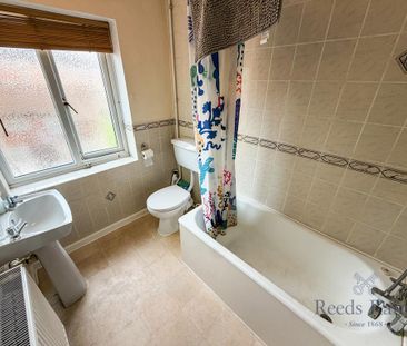 2 bedroom terraced house to rent - Photo 4