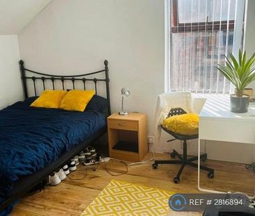 1 bedroom in a house share to rent - Photo 2