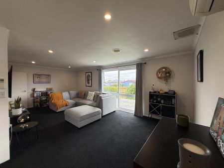 Lovely Three Bedroom Longburn - Photo 4