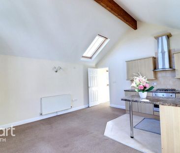 2 bedroom coach house to rent - Photo 5