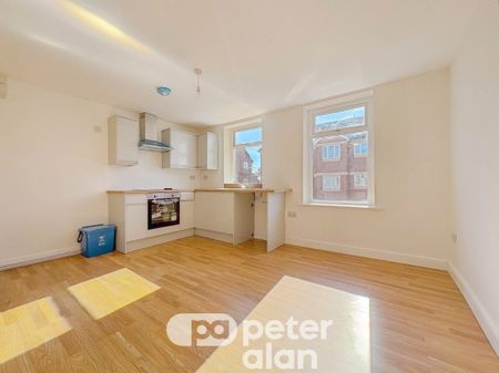 Broadway, Splott, Cardiff - Photo 5