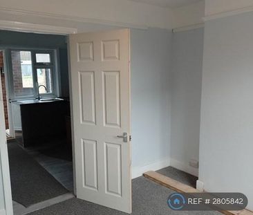 2 bedroom end of terrace house to rent - Photo 6