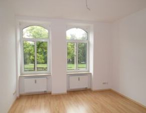 Jößnitzer Str. 147, Wohnung 2 ~~~ Terrasse, Tageslichtbad mit Wanne und Dusche, Keller - Photo 1