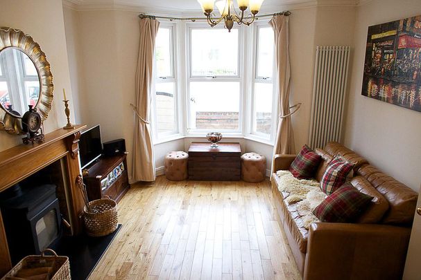 4 bedroom terraced house to rent - Photo 1