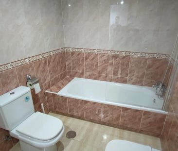 Apartamento de alquiler en Ronda Sur - Photo 2