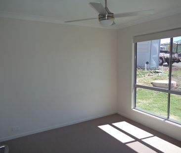 Modern Glenvale Unit - Photo 3