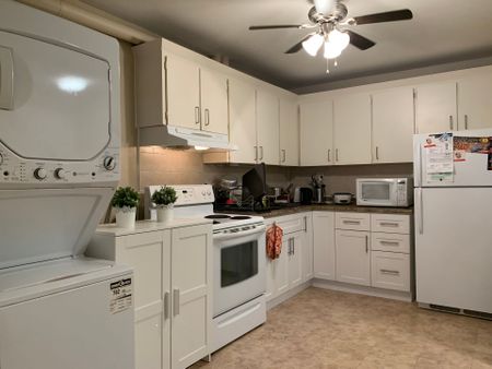 For Lease - 2844 Danforth Avenue Unit# 2, Toronto, Ontario - Photo 2