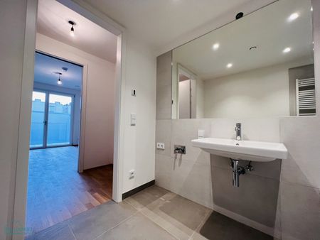 HELLE UND TOP AUSGESTATTETE NEUBAUMIETE MIT GROSSER LOGGIA - Foto 4