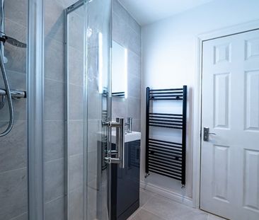 Room in a Shared House, Cranmore Road, BR1 - Photo 3