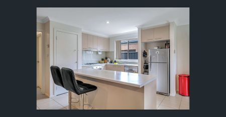 Well-Presented Family Home in Prime Manor Lakes Location - Photo 5