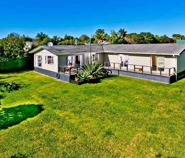Large Five-Bedroom Family Home in Old Greenhithe - Photo 4