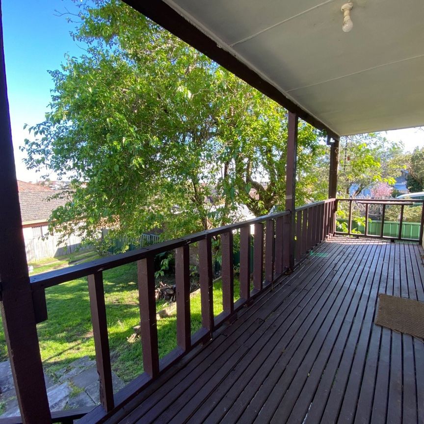 3 BEDROOM HOUSE - Photo 1