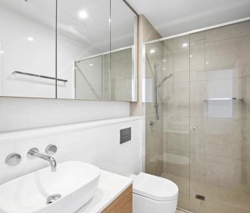 Modern and spacious one bedroom unit in Prime location - Photo 5