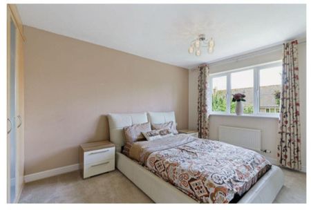 5 bedroom detached house to rent - Photo 5