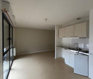 Loue Appartement BOUGUENAIS BOURG T1bis 31 m2 + parking extérieur - Photo 3