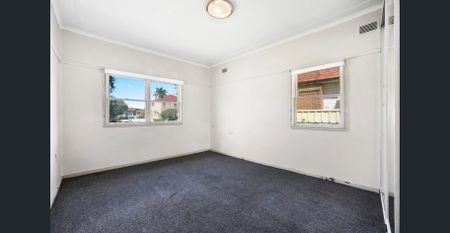 Three Bedroom House In Sought after Location - Photo 5