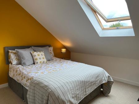 1 bedroom in a house share to rent - Photo 2