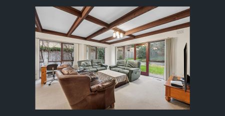 Spacious Family Living - Photo 2