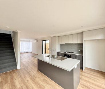 Townhouse In the Heart of Charlemont - Photo 6