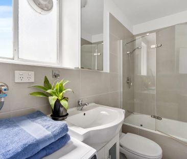 Perfect Location. - Photo 6