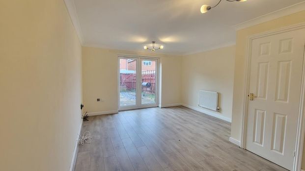 2 bedroom terraced house to rent - Photo 1