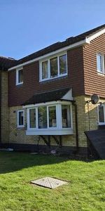 Bedroom Semi-detached House In Guildford, GU4 - Photo 4