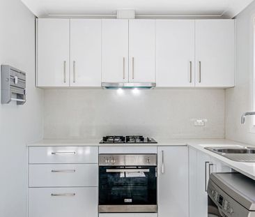 Modern & Convenient Granny Flat in the Heart of Northmead&excl; - Photo 3