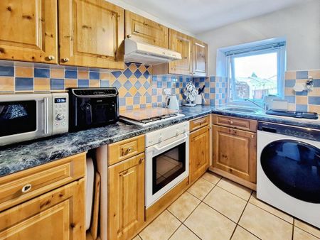 2 bedroom terraced house to rent - Photo 4