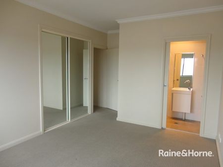 Comfortable & Modern Living! - Photo 2