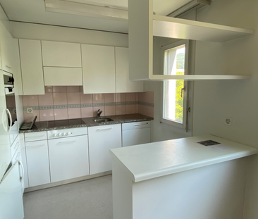 Helle Wohnung mit Gartensitzplatz - Photo 3