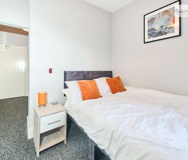 1 bedroom in a house share to rent - Photo 4