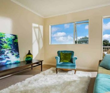 Charming 3-Bedroom Family Home in Sought-After Greenhithe Location - Photo 4