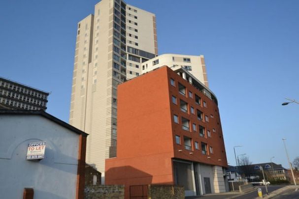 1 Bed Flat, Raphael House, IG1 - Photo 1