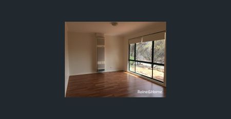 SPACIOUS 3 BEDROOM HOME - Photo 4
