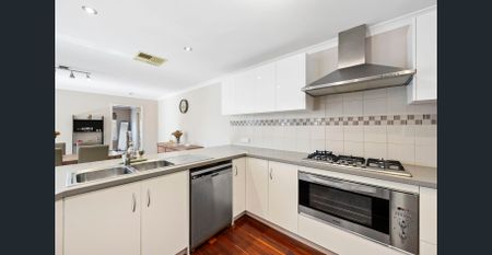 Stunning Family Home in a Prime Caversham Location – 75 Barbarossa Drive - Photo 2