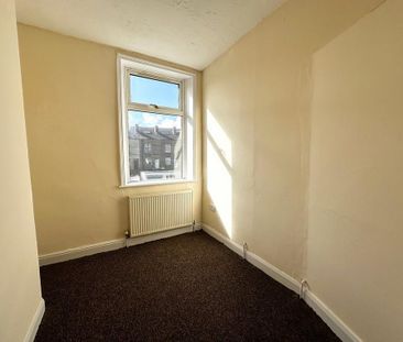 4 bedroom terraced house to rent - Photo 2