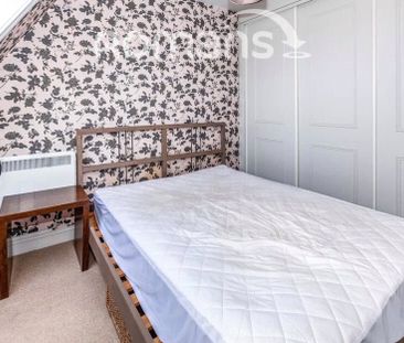 Egham Hill, Egham, Surrey, TW20 0AY - Photo 3