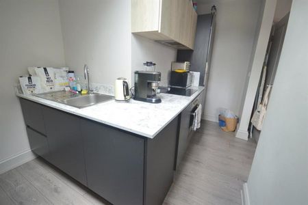 2 Bedroom Apartment To Let - Photo 4