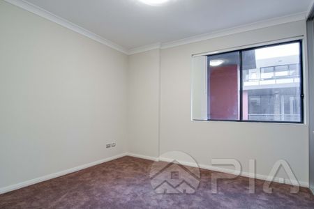 Stylish 1 bedroom Apartment with car space, walk to Norwest Metro - Photo 3