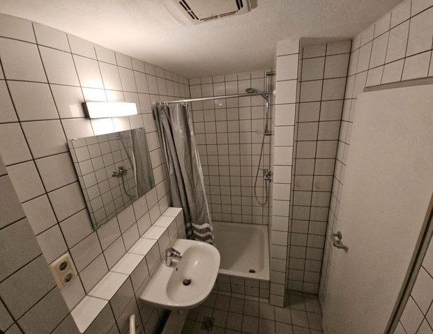 Gemütliche Studentenwohnung (Ein Zimmer + Bad) ab 01.12. - Photo 1